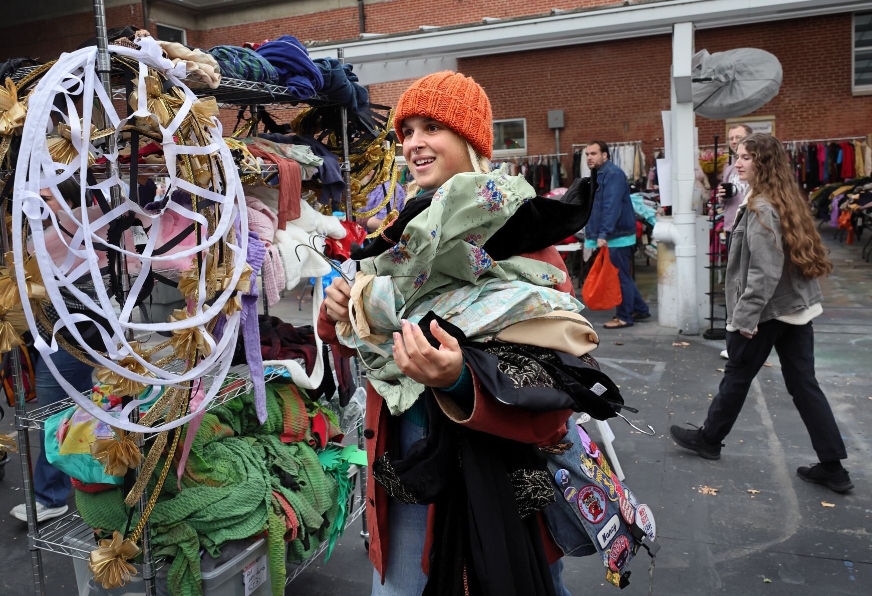 Muny Garage Sale draws thousands